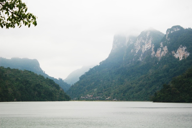 Green colour overwhelms Ba Be lake